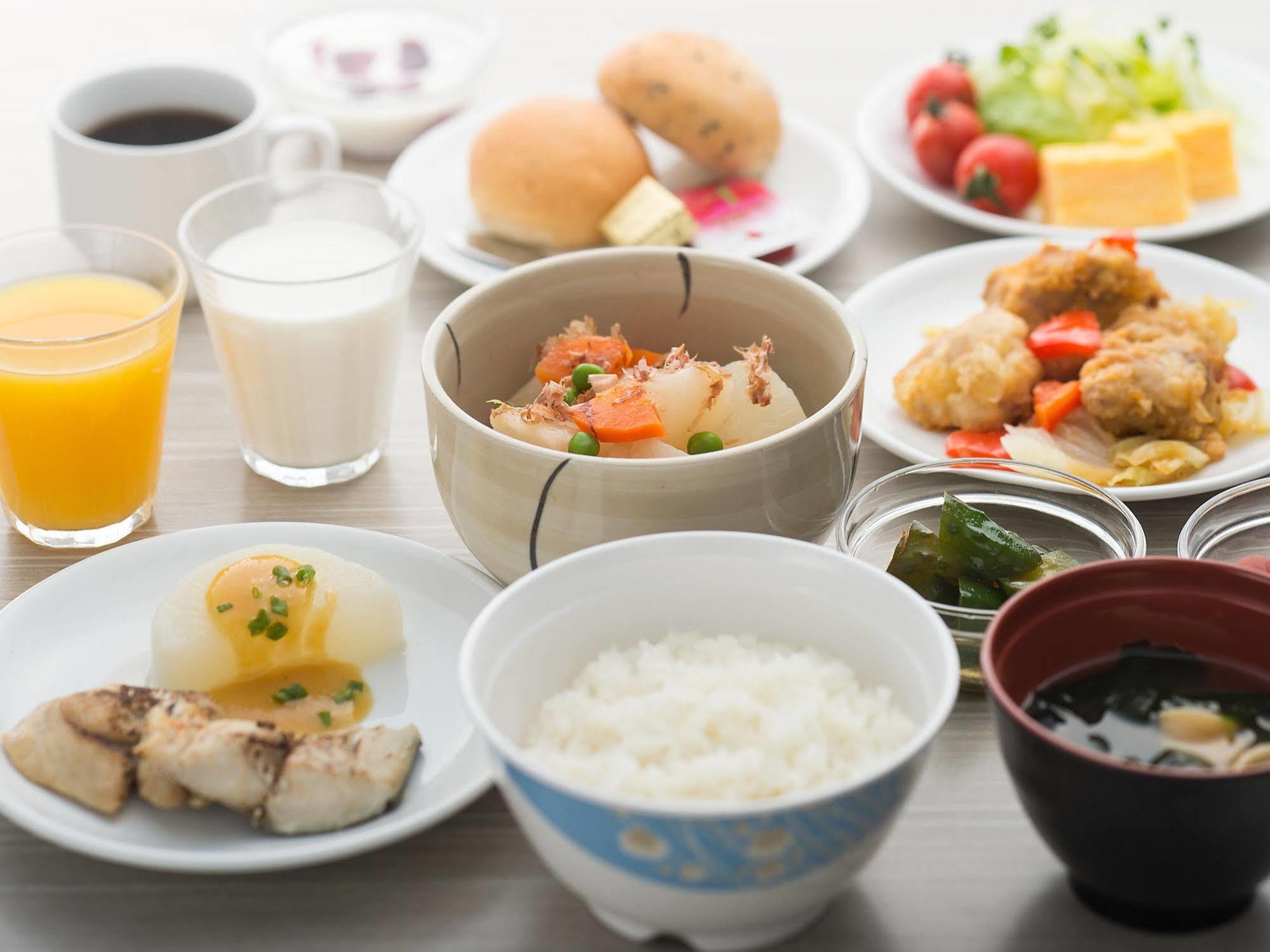 Sotetsu Fresa Inn Yokohama Totsuka Buitenkant foto